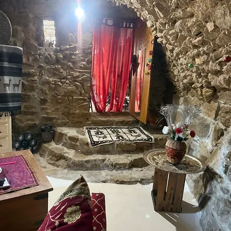 캠프장 Cave Renover Saint-Michel-de-Chabrillanoux